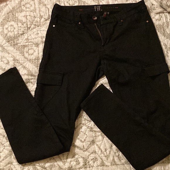 Black skinny jeans with pockets on side of legs - Picture 3 of 5